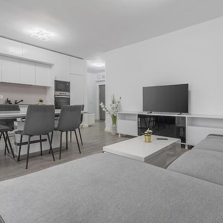 Pure Flat Apartment Oradea Bagian luar foto
